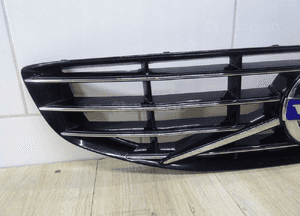 VOLVO S60 GRILL ATRAPA CHŁODNICY 31333834 31333842 czarny połysk R-DESIGN 2