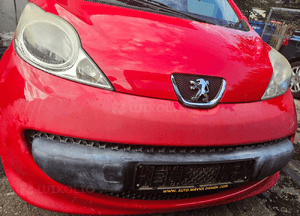 Peugeot 107  zderzak przód przedni KJH 1