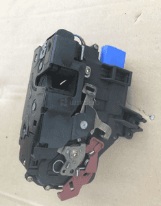 Zamek prawy przód Audi A3 8P 03-13r 4E2837016 7