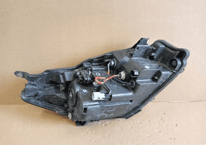 Lampa lewa lewy reflektor toyota yaris iii 3 lift 14-17 3