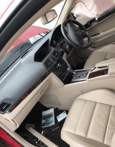 Mercedes E 207 konsola UK air bag poduszki kokpit deska pulpit Anglik idealna beżowa 1