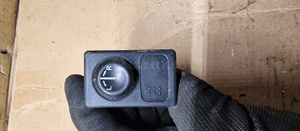 Przełącznik regulacji lusterek Nissan Almera Tino 1