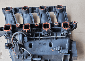BMW E60 E61  2.0 D kolektor ssący  7787318 7788194 1