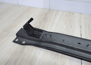 Mercedes x klasa 470 belka dolna wzmocnienie pas A4708856000 4