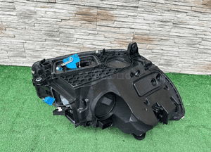 Lampa mercedes c klasa W206 A2069065304 digital jak nowa 6