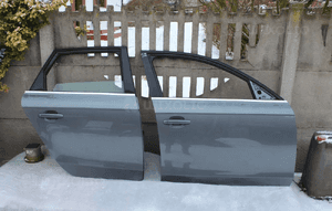 DRZWI PRZEDNIE PRAWE AUDI A4 B8 LX7R 2014 1