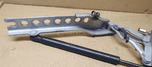 Zawias maski prawy przód Audi A8 D3 4E0823302F 4E0823359D 3