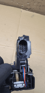 Zamek prawy przód przedni prawy Audi A4 B6 7 PIN 8E1837016C 4