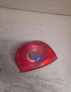 Lampa prawy tył w klapę vw golf v nr 1K6945094F 2