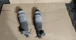 AMORTYZATOR PNEUMATYCZNY PRAWY LEWY TYŁ TYLNY Q7 4L 7L8616019C 7L8616020C 1