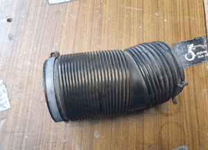 Przewód 06C133354G 06C129627D Rura Wąż Powietrza Dolot 3.0 ASN V6 Audi A4 B6 A6 C5 VW 19