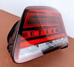 VW Volkswagen Golf SPORTSVAN LAMPA Prawa Tylna Kłapy 510945094N 3