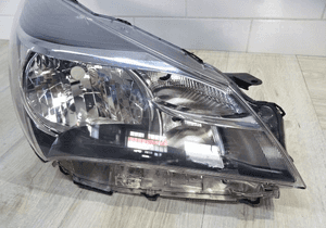 lapa przód TOYOTA YARIS III PRAWA 2