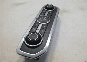 Land discovery iv L319 panel sterowani radia zegar 4