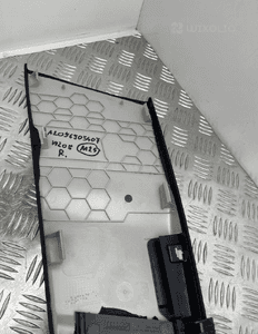 MERCEDES W205 OSŁONA SŁUPKA PRAWA A2056900930 5