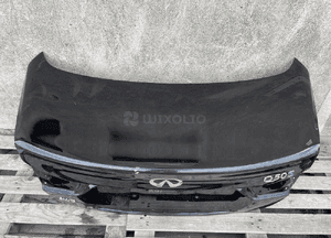 Klapa bagaznika tyl tylna infiniti Q50 Q50S ladna 2
