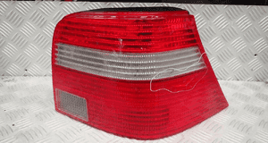 Lampa prawy tył vw golf iv  377421129  0319348204 1