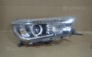 Lampa prawa reflektor toyota hilux viii led 2015- 1