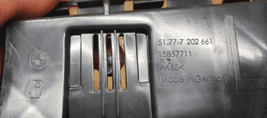 Ślizg mocowanie listwy progowej lewy BMW E90 E91 7202661 4
