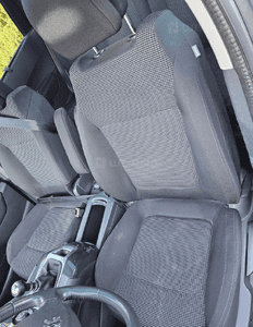 Peugeot 5008 fotel przód prawy 3