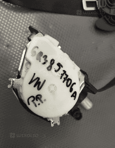 AUDI PAS BEZPIECZEŃSTWA PRAWY PRZEDNI 6R3857706A 9