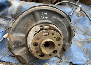 MERCEDES CLS 219 / E 211 6,3 AMG PIASTA tył lewa 2