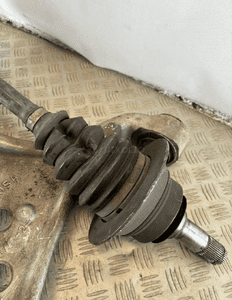 ZWROTNICA PIASTA LEWY PRZOD MERCEDES GL W166 AMG 5