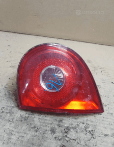 lampa prawa prawa tył w klapę golf 5 4