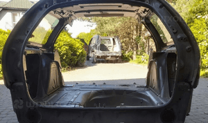 Citroen C5 I kombi pas  tył tylny   01-08 EXLD