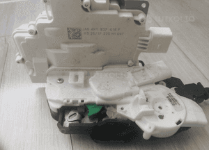 Audi OE 4H1837016F zamek drzwi dociag 2