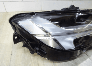 VOLVO S90 V90 Lampa prawa  przód  midled LHD 32228317 LLU 3