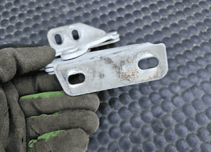 Zawias Zawiasy Maski 9017500351 9017500451 Ogranicznik Drzwi Tyl Mercedes Sprinter 901 903 95-06r VW LT 12
