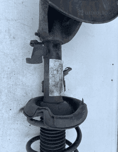 VOLVO V40 II 2.0 D3 MCPERSON PRAWY PRZÓD 31360946 3