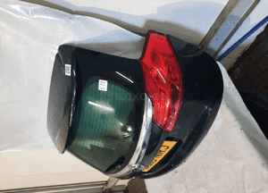 Klapa bagaznika tył tylna opel insignia a Z22C czarny kombi 3