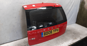 Klapa bagażnika tył tylna volvo V50 kombi czerwony 612-46 2