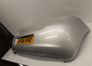 Zderzak tył tylny toyota yaris 2 ii 1E7 srebrny 3