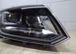 Lampa przód prawa vw amarok 2H3941032 2