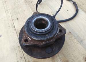 JEEP GRAND CHEROKEE WK COMMANDER XK PIASTA ŁÓŻYSKO LEWY PRAWY PRZÓD ORYG 6