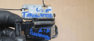 Zawias lewy przód przedni górny dolny para VW Touareg 7L0831411 7