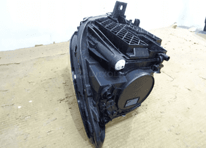Lampa prawa przód mercedes b-klasa A247 full led 9