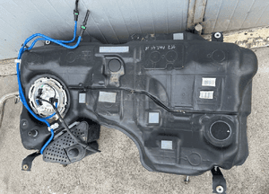 Mercedes AMG CLA 117 GLA x156 zbiornik pompa paliwa zbiornika filtr węglowy 1