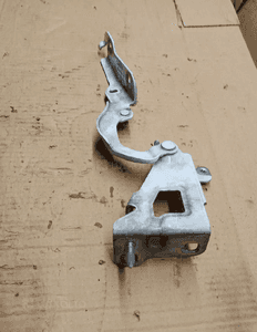 Zawias maski prawy przód przedni Opel Vivaro B Trafic III 93458898 654004002R 4