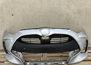 Zderzak przód przedni toyota yaris iv 4 2020-  grill kratka 53111-0DD40 1