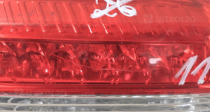 Lampa lewa tył tylna w klape renault laguna iii hb sedan 2