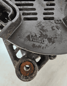 Renault trafic vivaro 2.0 dci alternator TG15C058 4