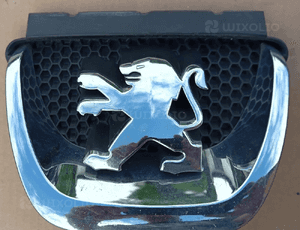Peugeot 308 grill atrapa emblemat 1