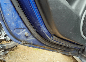 Mazda 3 BK 03-09 drzwi lewy tył tylne lewe w kolor 5