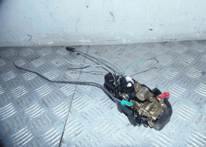 ZAMEK DRZWI LEWY PRZÓD JEEP GRAND CHEROKEE WK 2