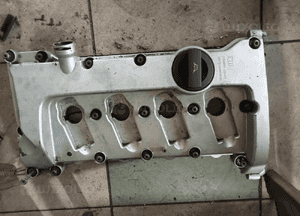 pokrywa zaworów audi a4 b 6 2.0 alt