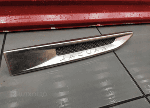 Jaguar xf ii X260 3.0D listwa błotnika prawa kratka wlot 1